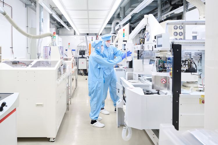 Precise Liquid Flow Measurement in Photolithography Processes Precise Liquid Flow Measurement in Photolithography Processes